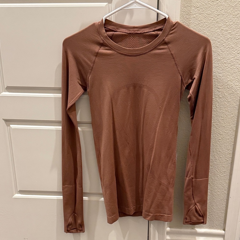 lululemon athletica red clay swiftly long sleeve waist length size 2